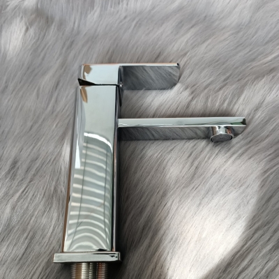 D306B - VÒI LAVABO VUÔNG NL 304 BÓNG 20CM 