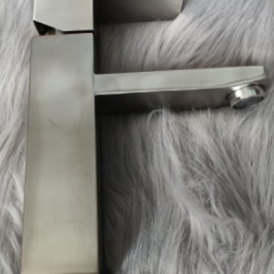 D306- VÒI LAVABO NL VUÔNG INOX 304