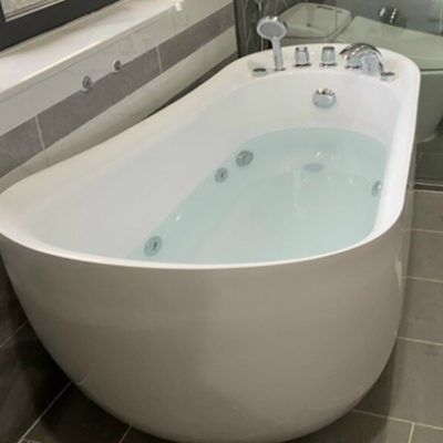 DBT01 - Bồn tắm cá heo full massage kèm bộ vòi tắm