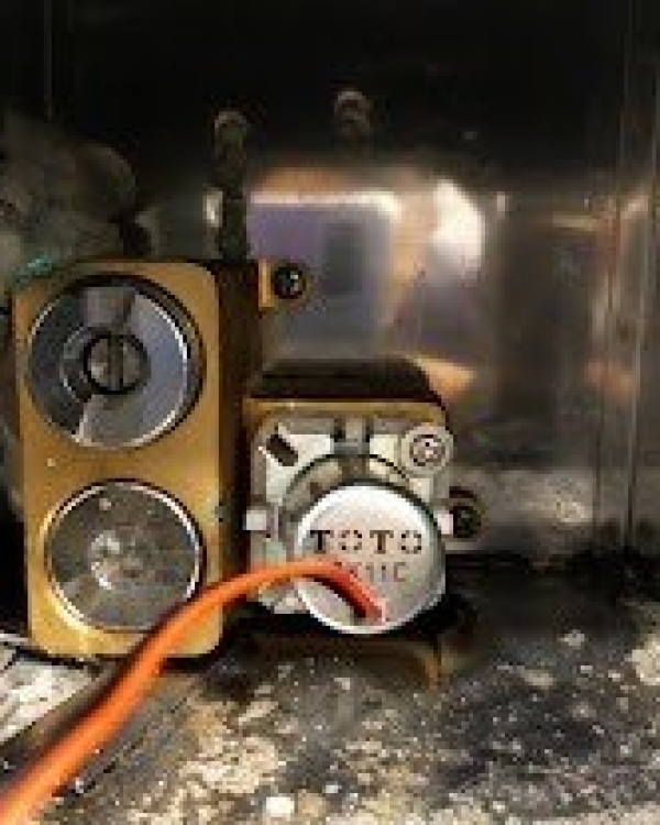 Van từ cảm ứng tương thich bộ xả tiểu cảm ứng âm tường Toto