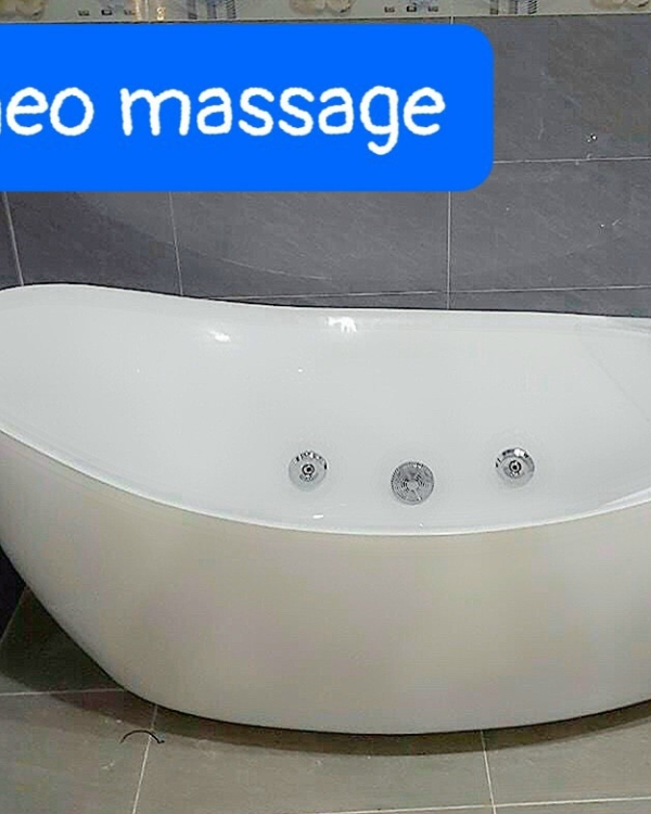 DBT01 - Bồn tắm cá heo full massage kèm bộ vòi tắm