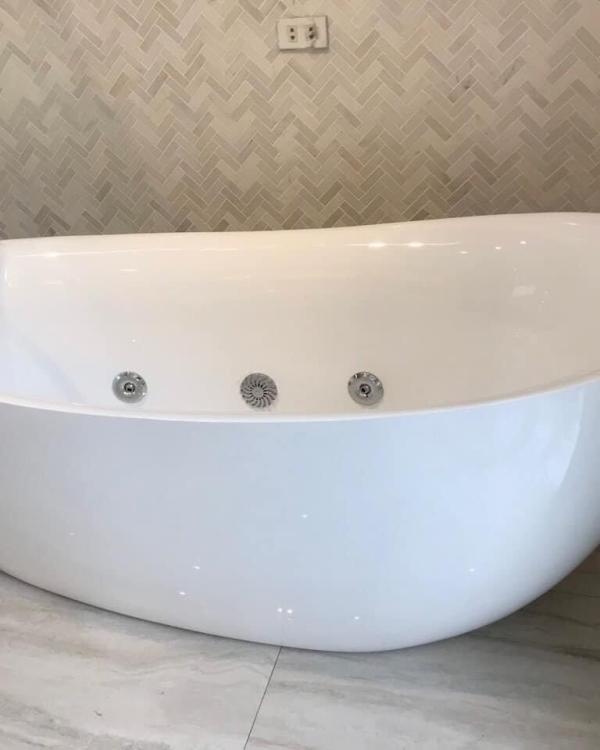 DBT01 - Bồn tắm cá heo full massage kèm bộ vòi tắm